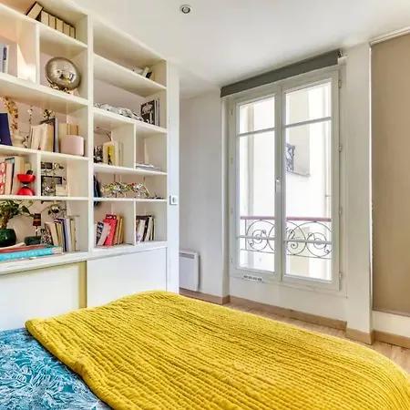 32 M In With Wifi 4 People Apartment